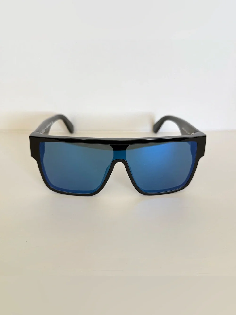 NEW!!! Off-White unisex sunglasses OERI13J 1045 Authentic